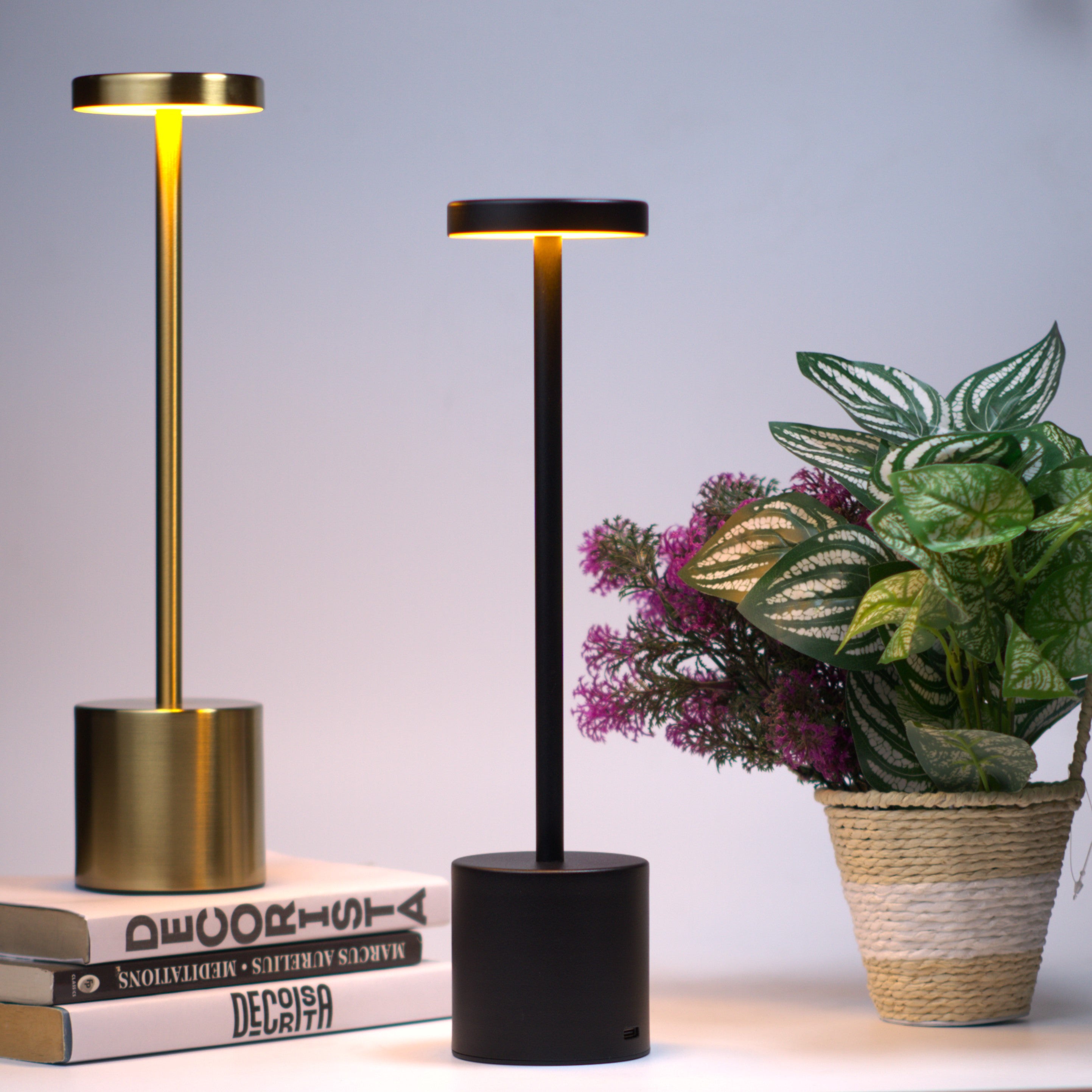 Cordless table lamp
